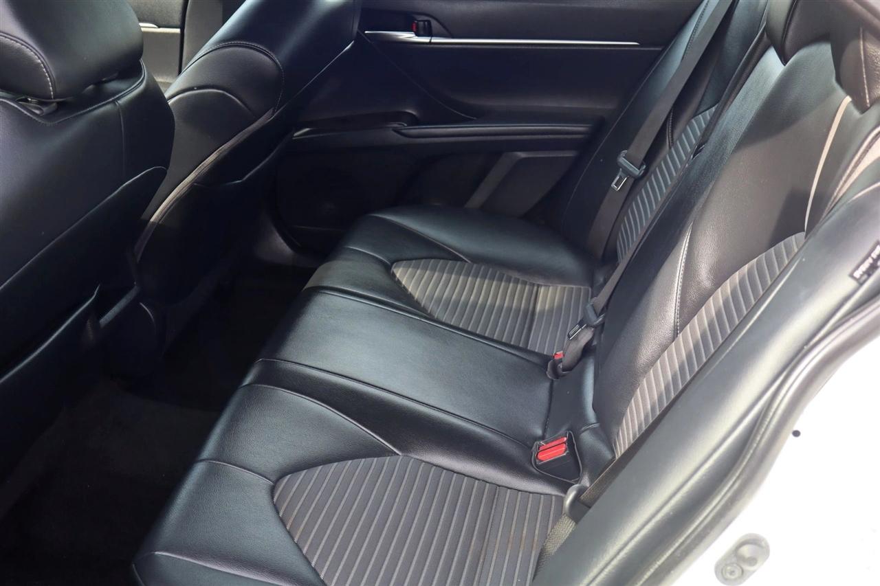 Toyota Camry SE 2022
