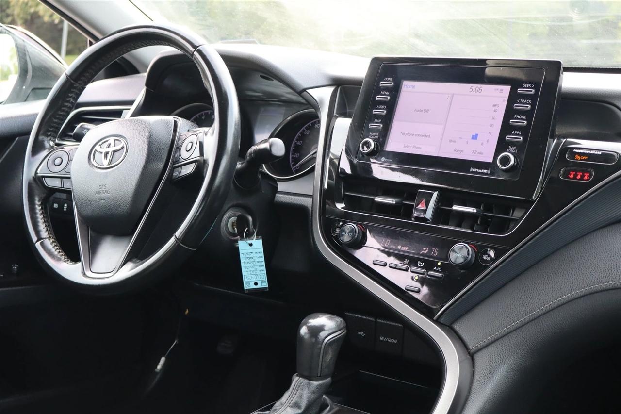 Toyota Camry SE 2022