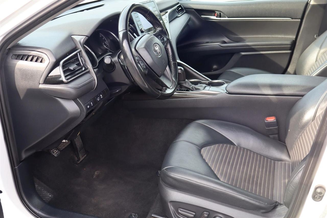Toyota Camry SE 2022