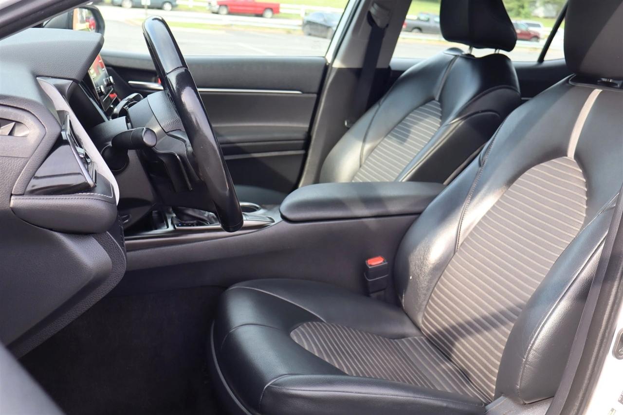 Toyota Camry SE 2022