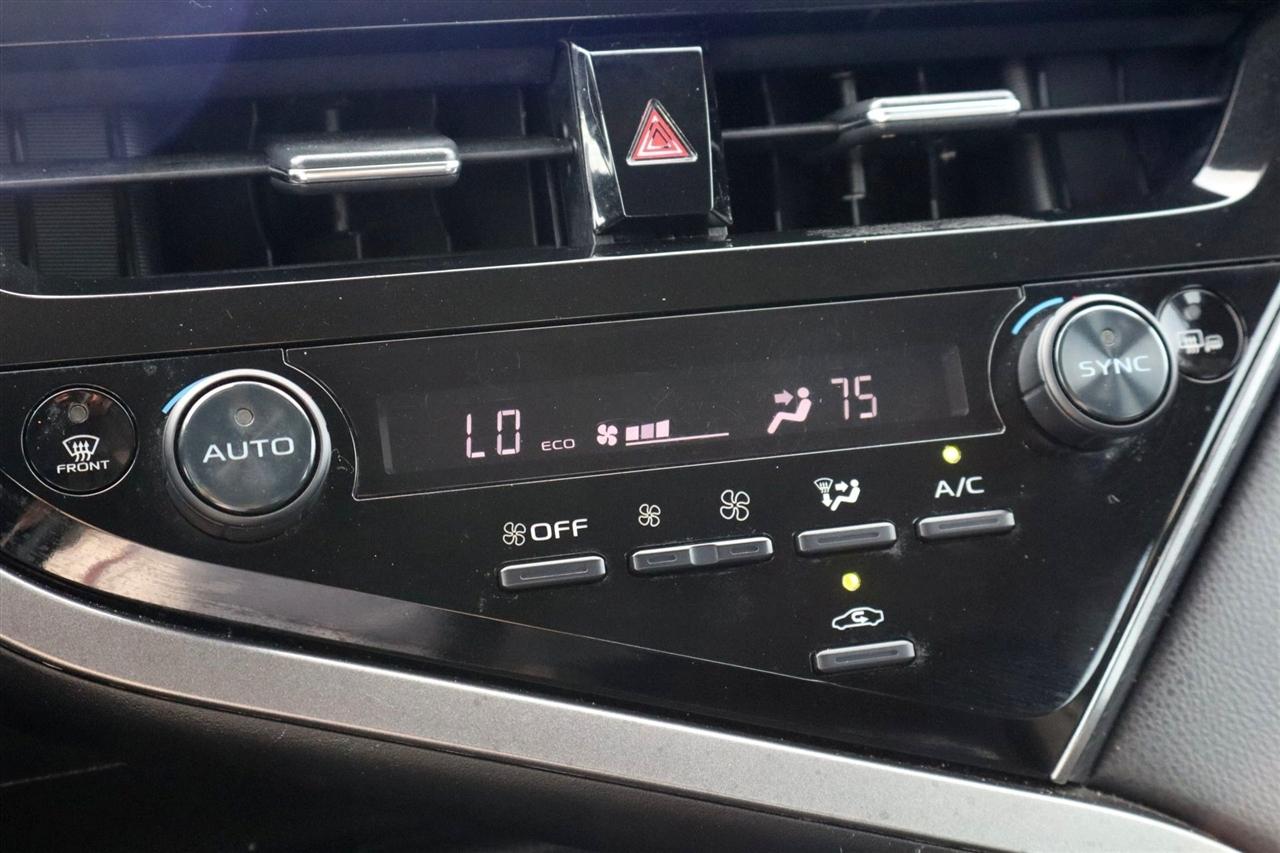 Toyota Camry SE 2022
