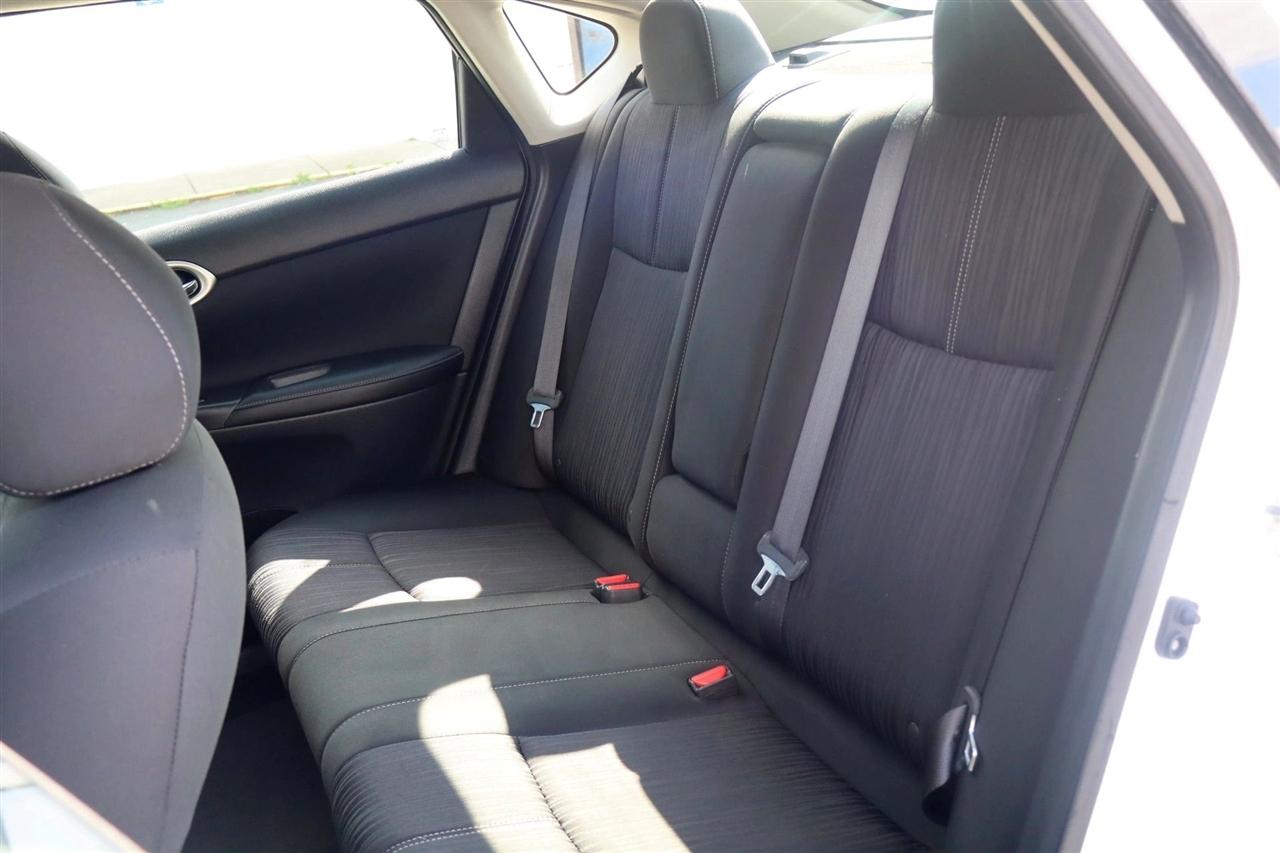 Nissan Sentra S 6MT 2017