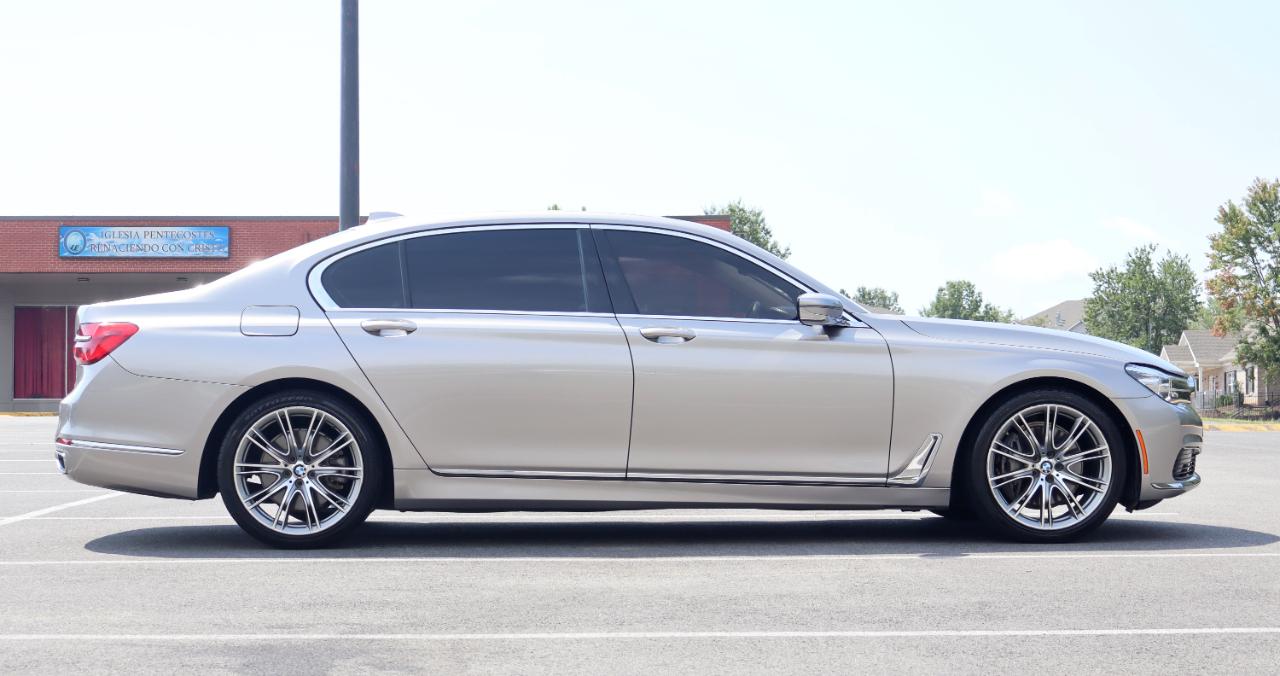 BMW 7-Series 740i 2019