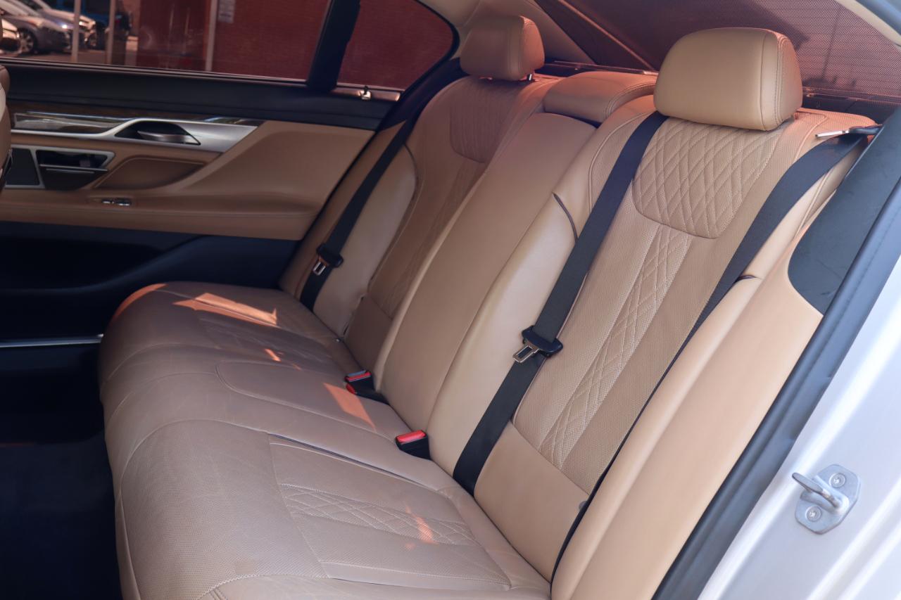 BMW 7-Series 740i 2019