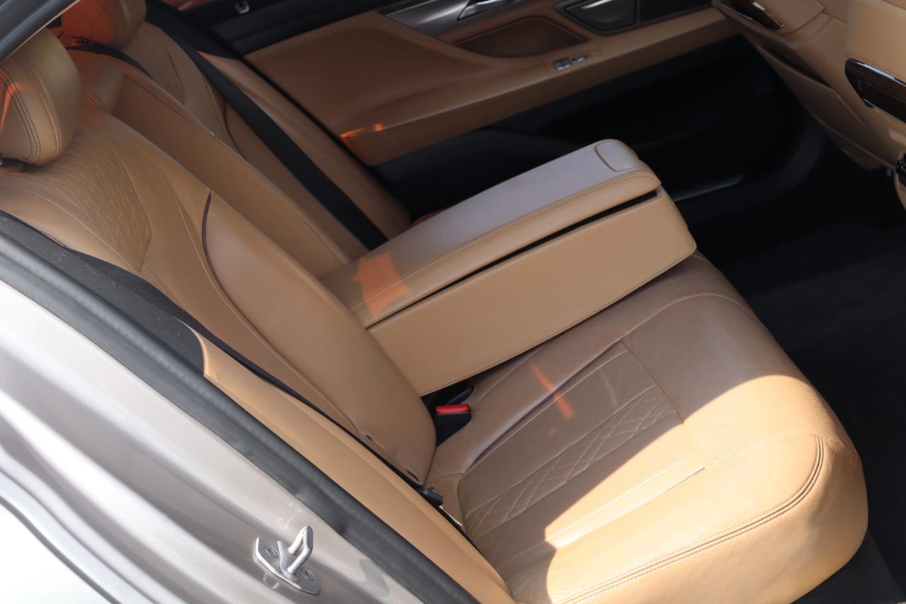 BMW 7-Series 740i 2019
