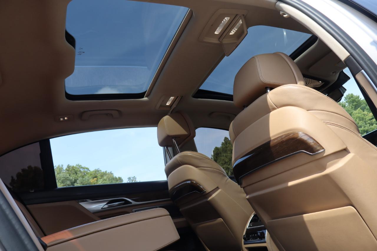 BMW 7-Series 740i 2019