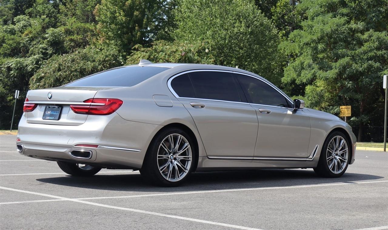 BMW 7-Series 740i 2019