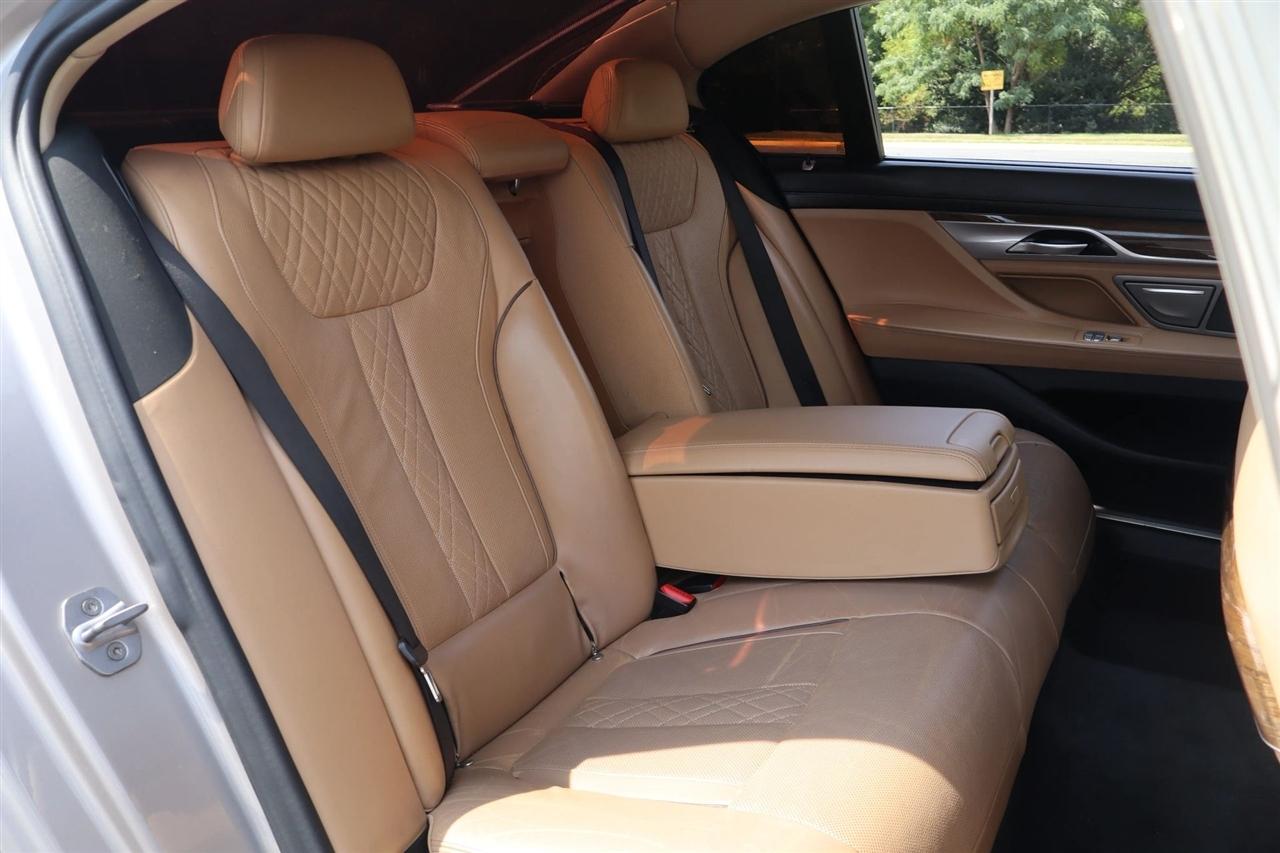 BMW 7-Series 740i 2019