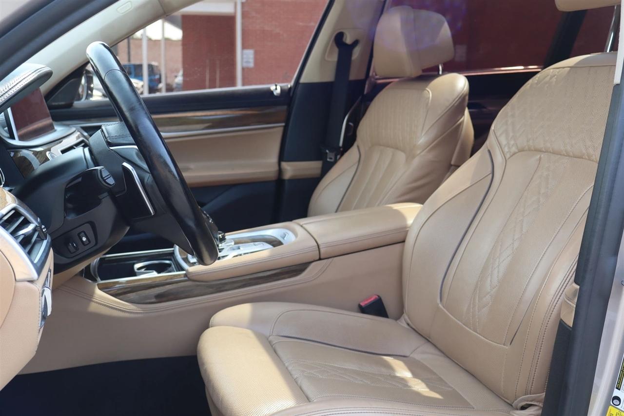 BMW 7-Series 740i 2019