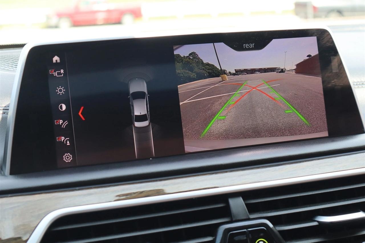 BMW 7-Series 740i 2019