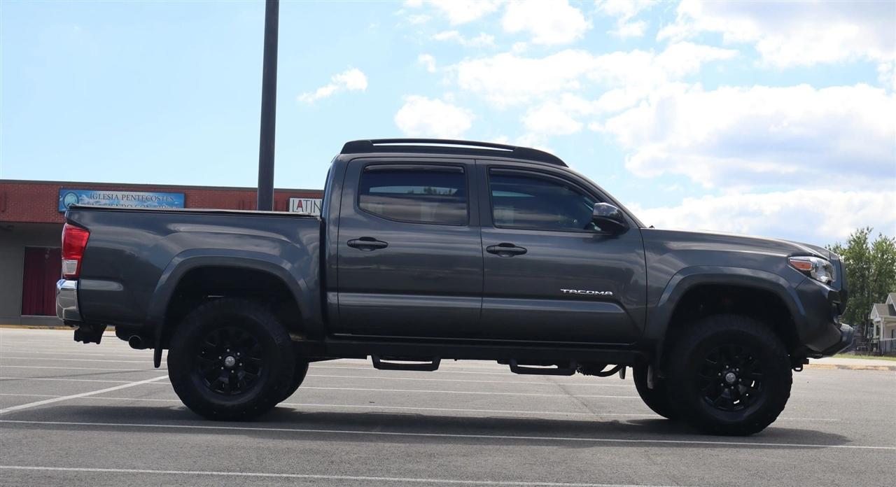 Toyota Tacoma SR5 Double Cab Long Bed V6 6AT 4WD 2017