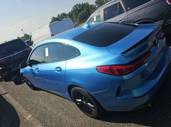 BMW 228i photo 2