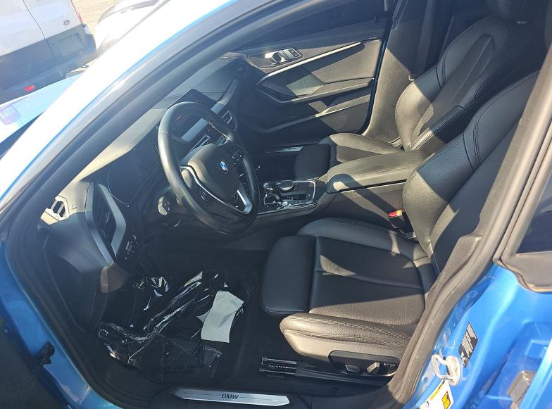 BMW 228i photo 4