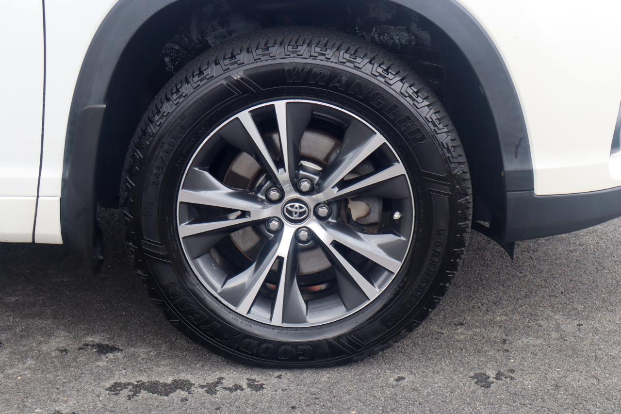 Toyota Highlander LE Plus AWD V6 2017