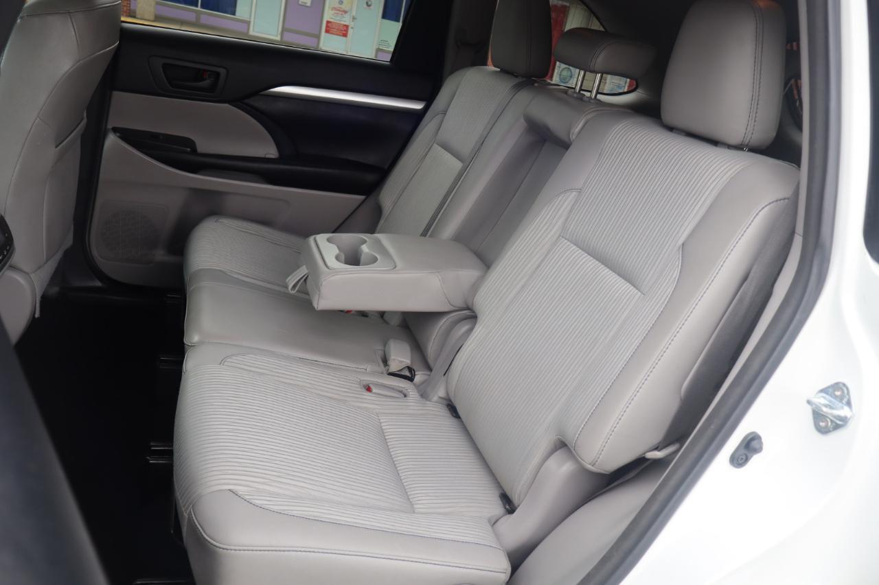 Toyota Highlander LE Plus AWD V6 2017