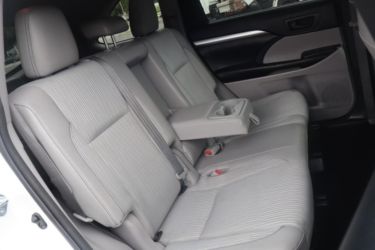 Toyota Highlander LE Plus AWD V6 2017