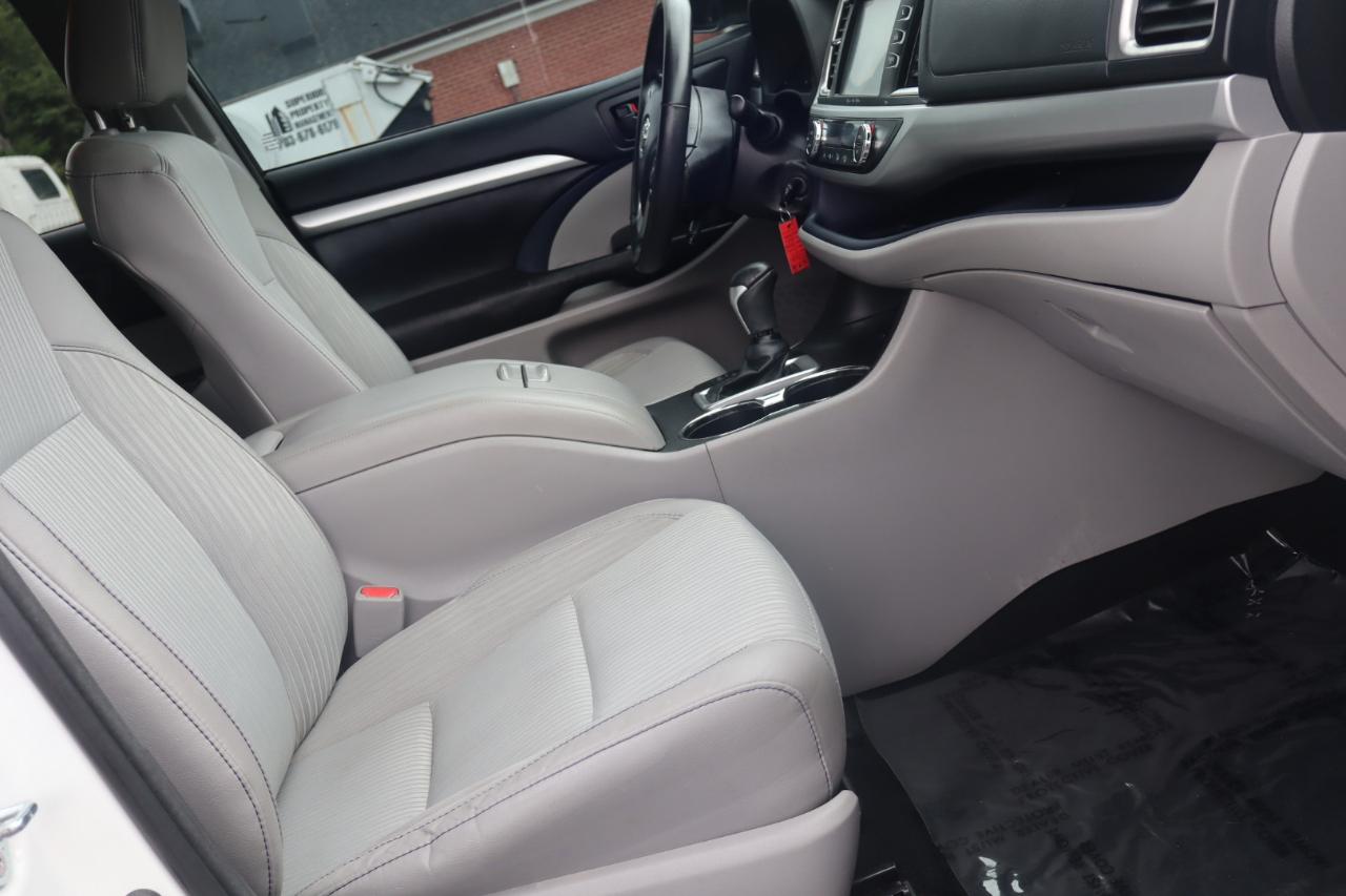 Toyota Highlander LE Plus AWD V6 2017