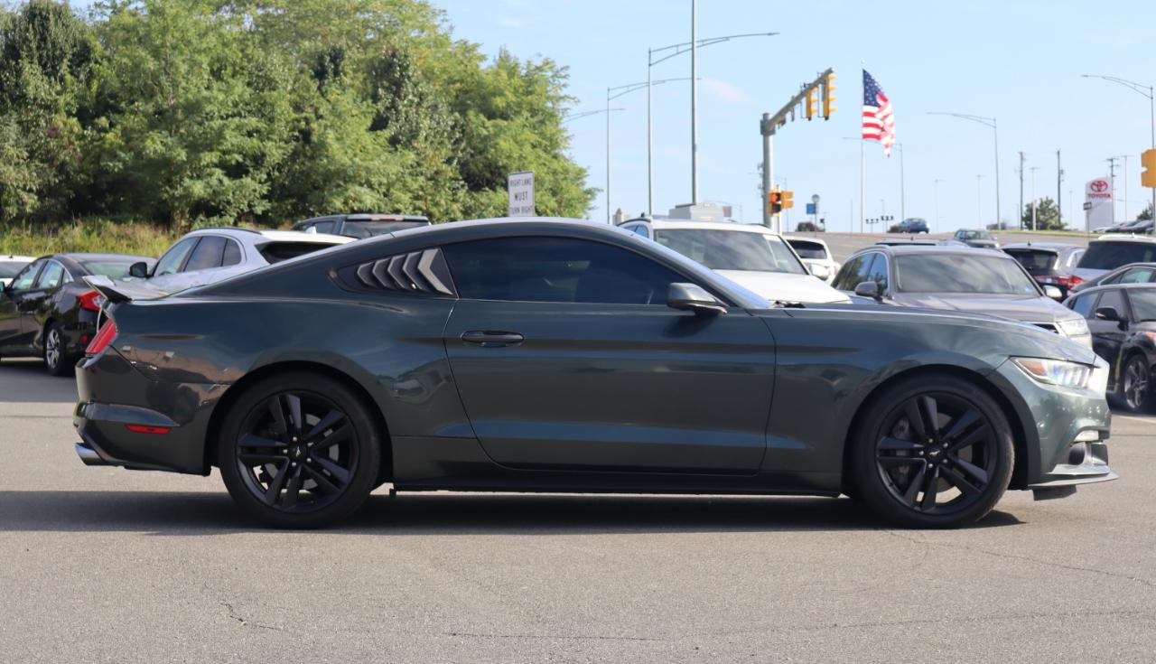Ford Mustang EcoBoost Coupe 2016