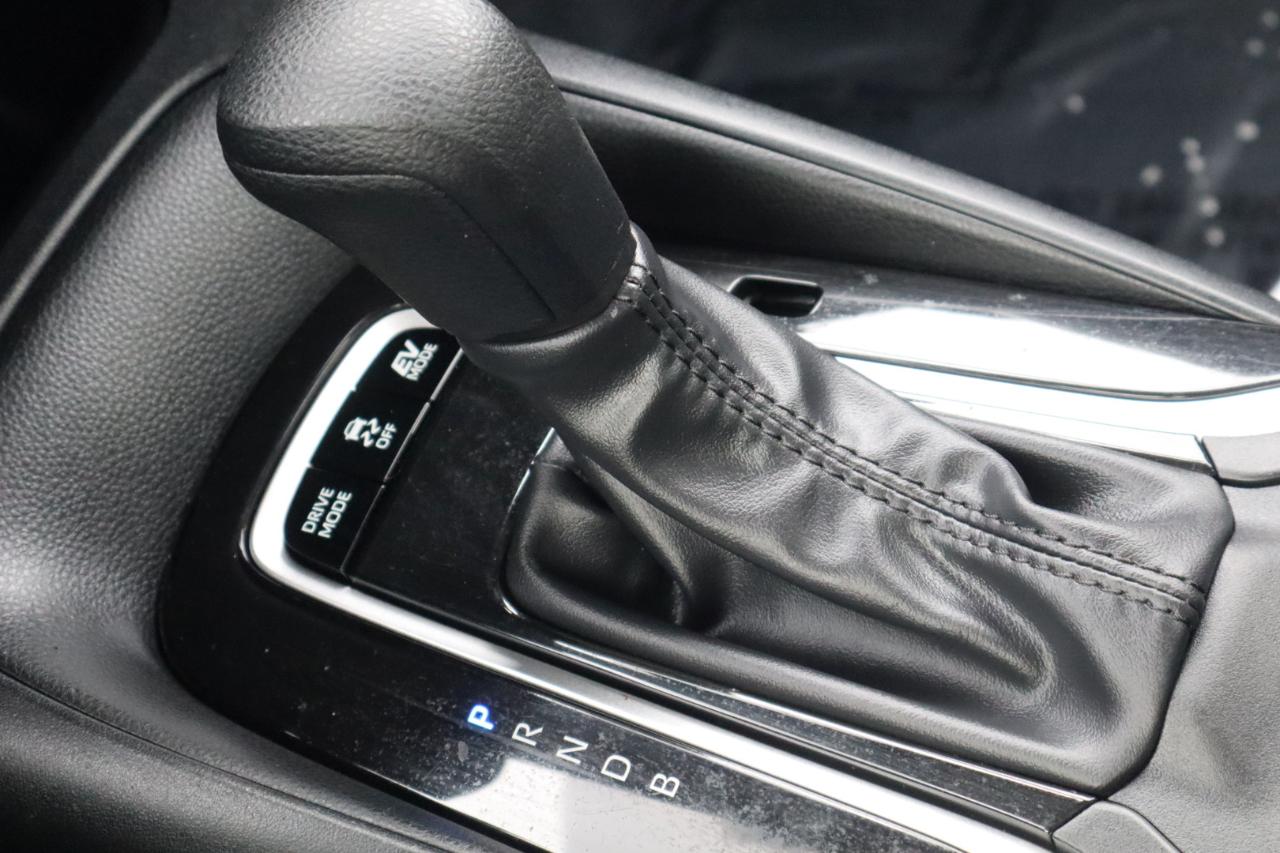 Toyota Corolla Hybrid LE 2025