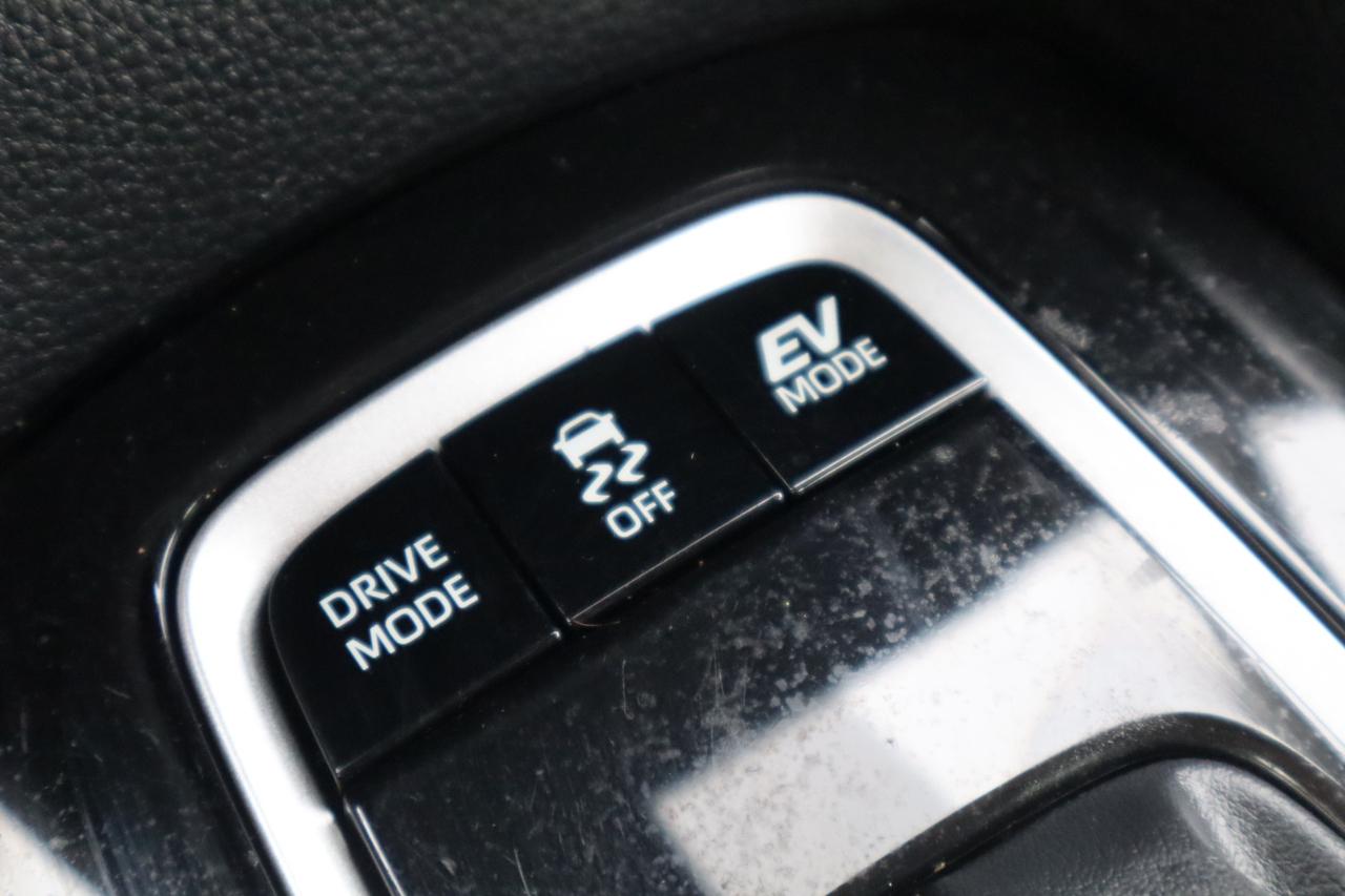 Toyota Corolla Hybrid LE 2025