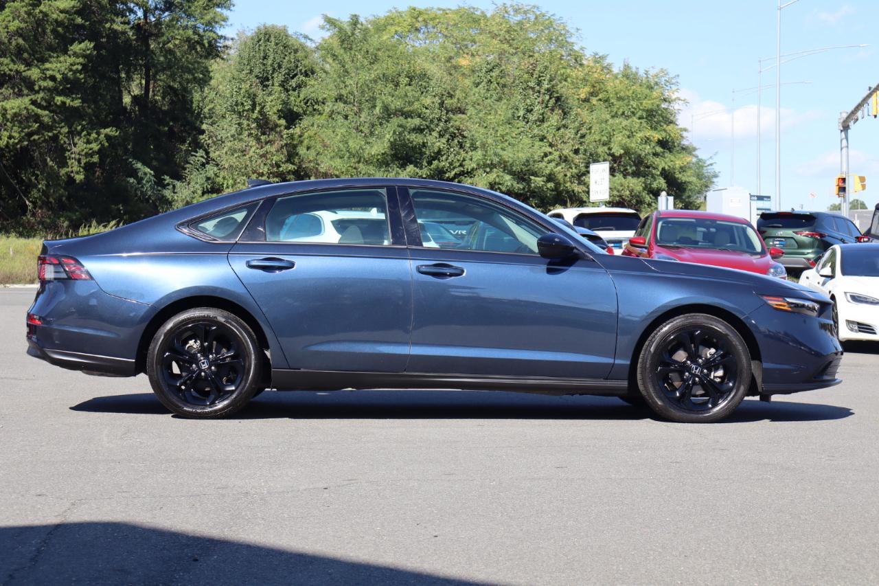 Honda Accord photo 10