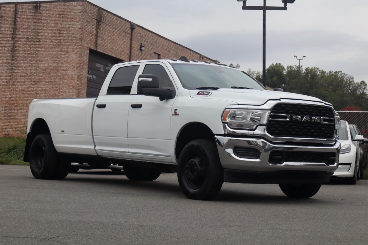 RAM 3500 Tradesman 4x4 Crew Cab 8' Box 2024