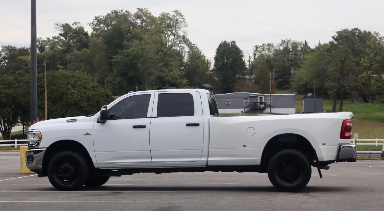 RAM 3500 Tradesman 4x4 Crew Cab 8' Box 2024