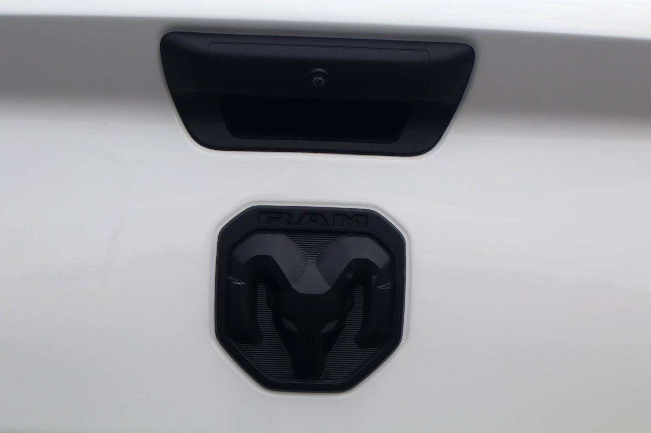 RAM 3500 Tradesman 4x4 Crew Cab 8' Box 2024