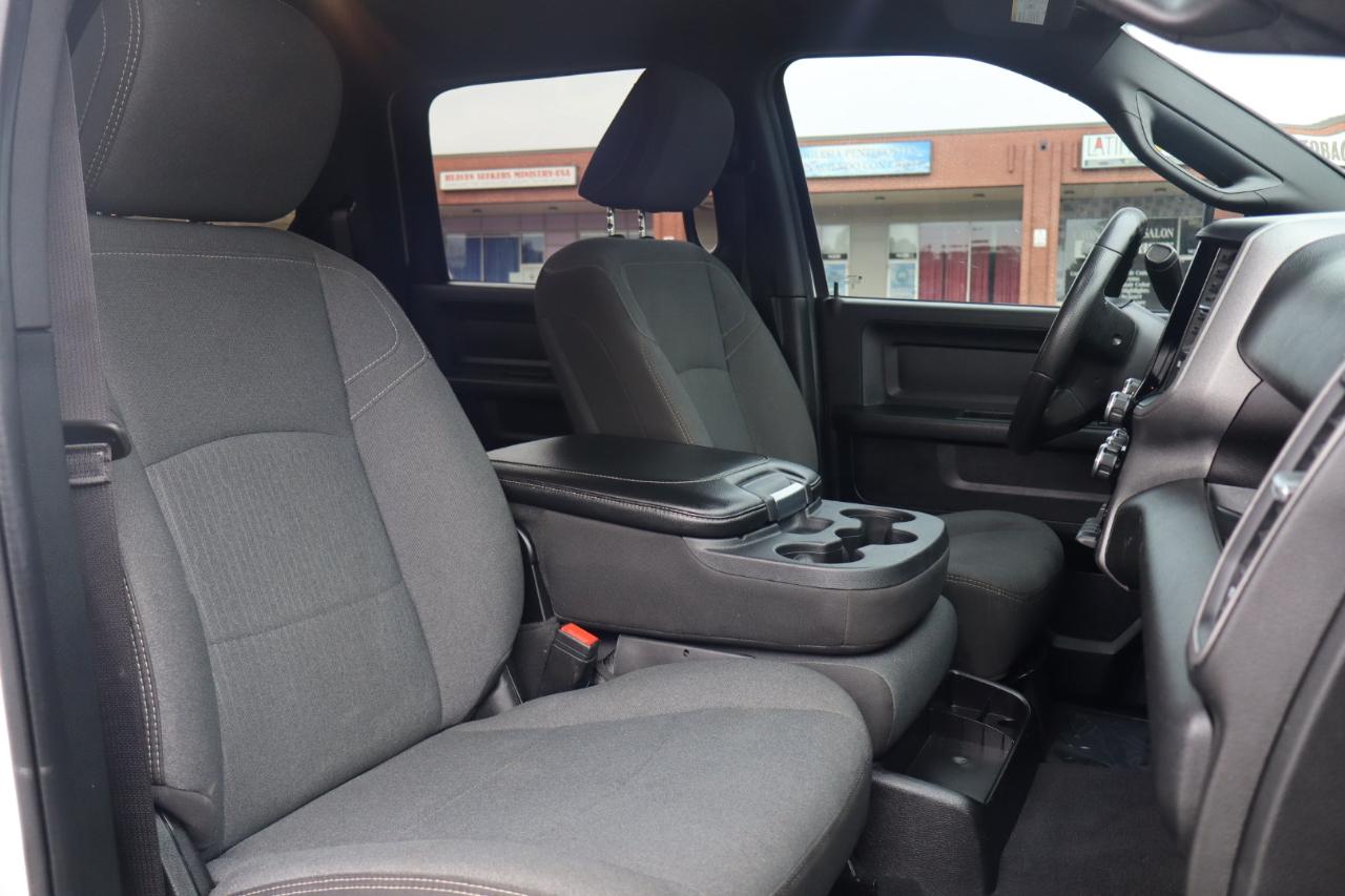 RAM 3500 Tradesman 4x4 Crew Cab 8' Box 2024