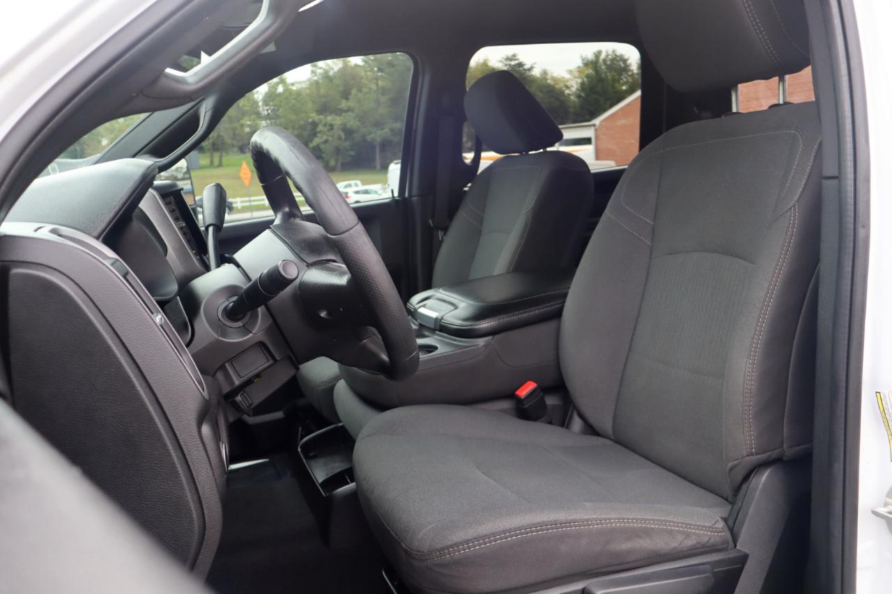 RAM 3500 Tradesman 4x4 Crew Cab 8' Box 2024