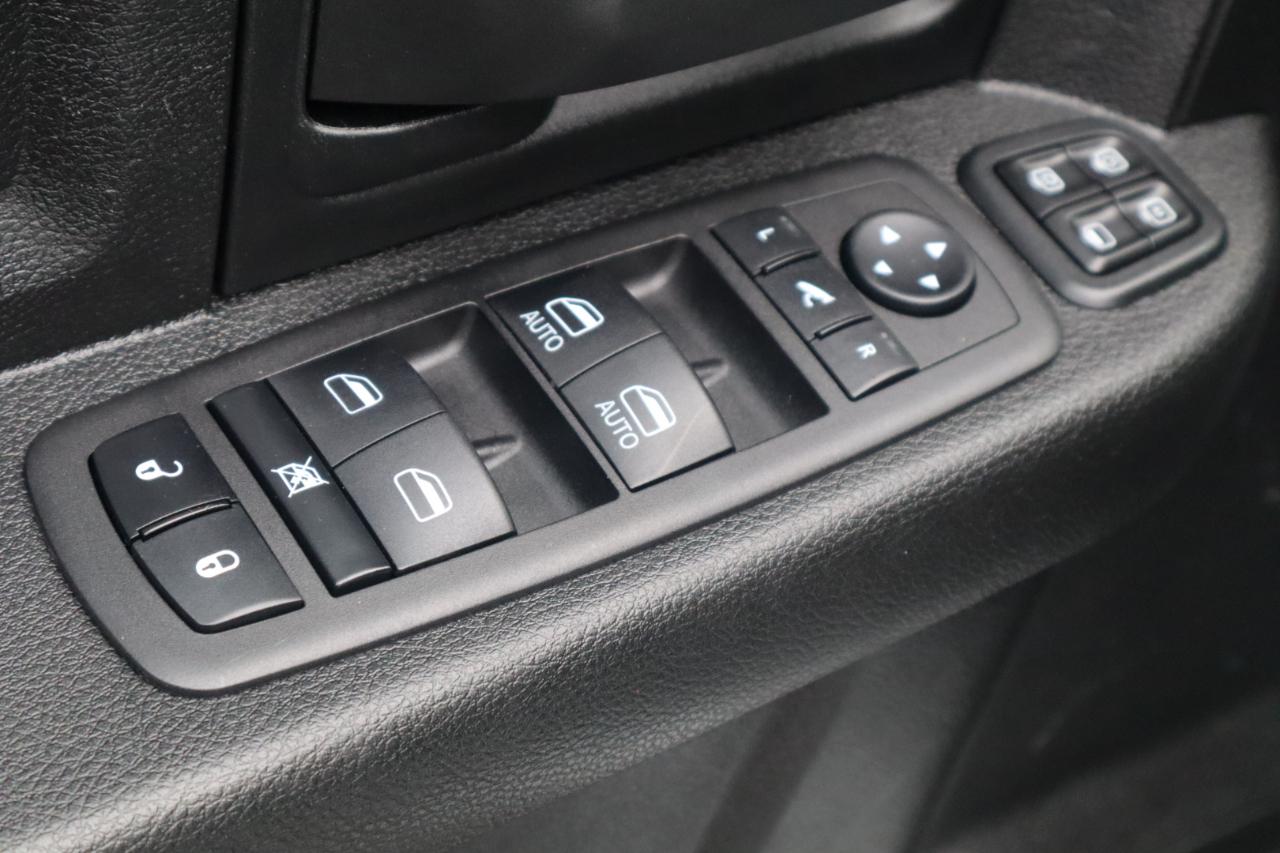 RAM 3500 Tradesman 4x4 Crew Cab 8' Box 2024