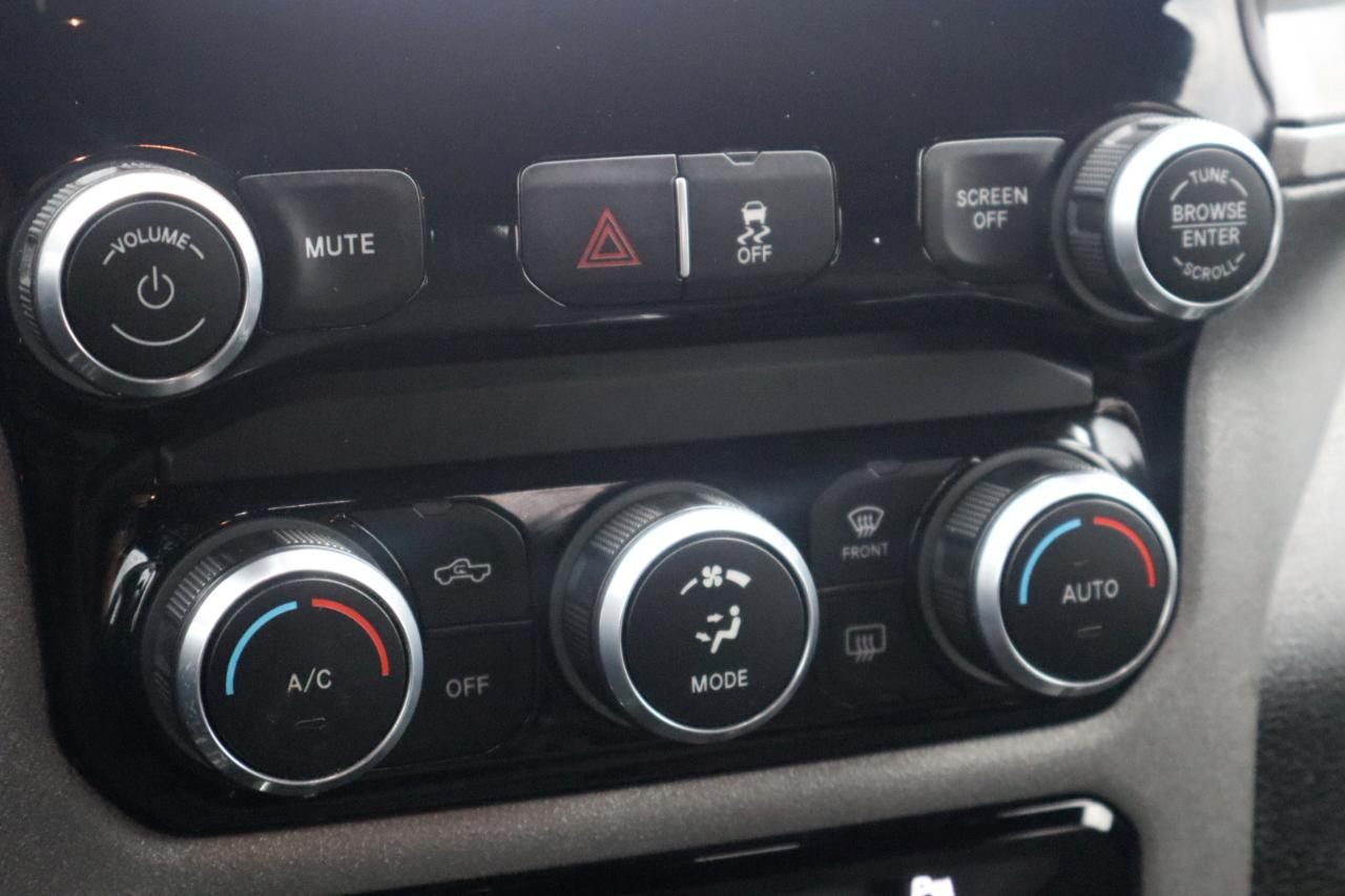 RAM 3500 Tradesman 4x4 Crew Cab 8' Box 2024