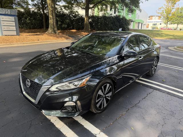 Dark Blue 2019 Nissan Altima Sedan Front-Wheel Drive Continuously Variable Transmission