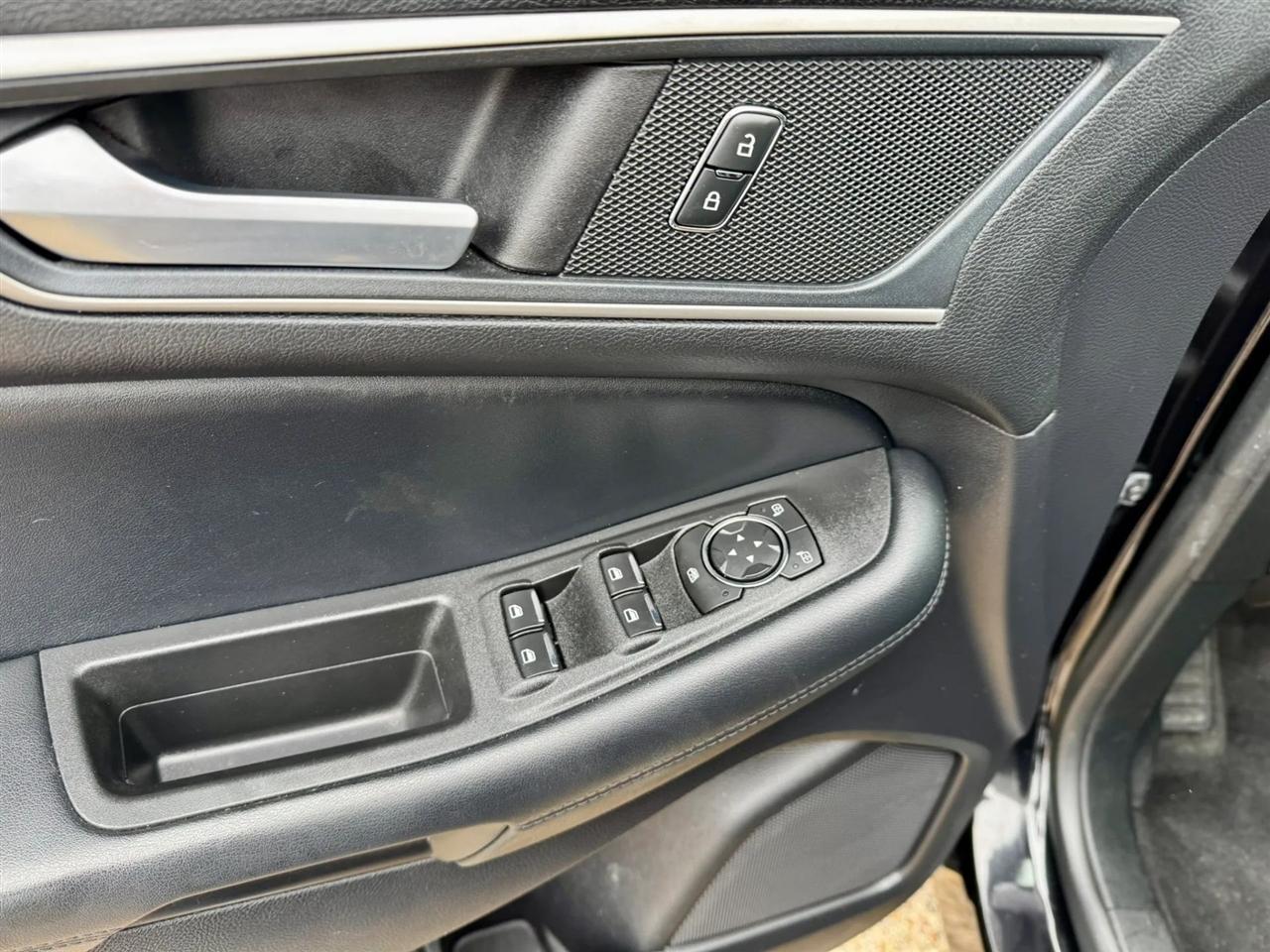 2021 Ford Edge SEL - Photo 10