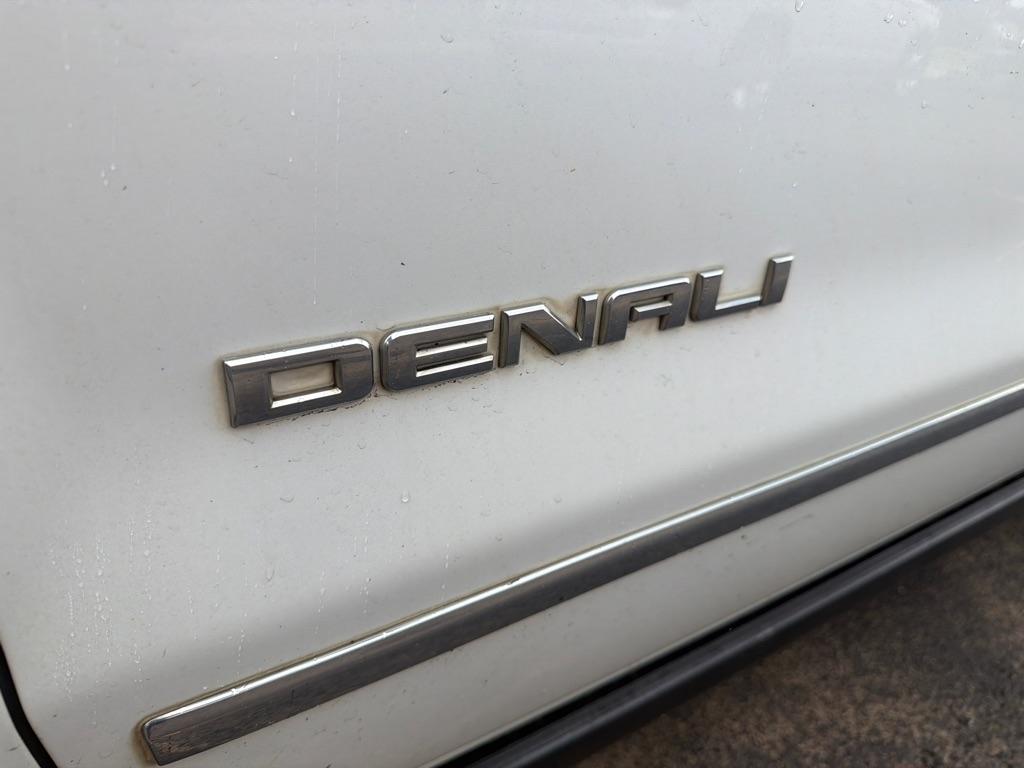 GMC Sierra 1500 4WD Crew Cab 143.5" Denali 2017