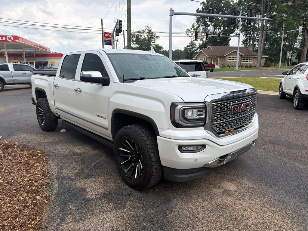 GMC Sierra 1500 4WD Crew Cab 143.5" Denali 2017