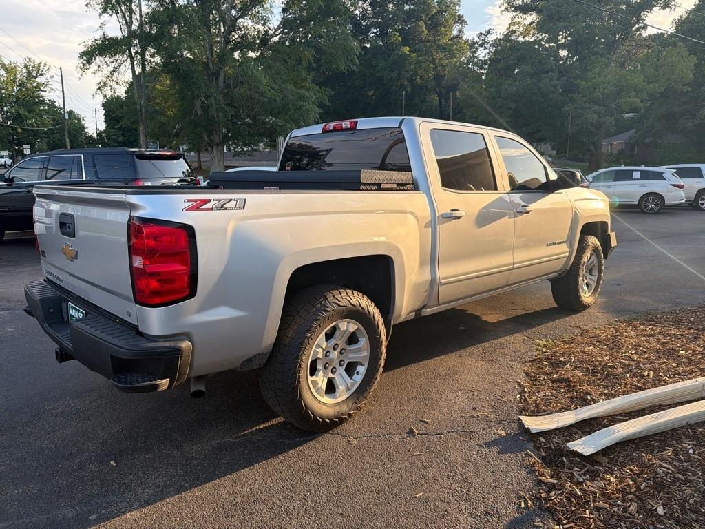 Chevrolet Silverado 1500 4WD Crew Cab 143.5" LT w/2LT 2018