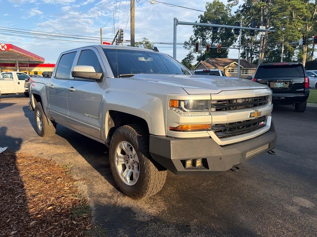 Chevrolet Silverado 1500 4WD Crew Cab 143.5" LT w/2LT 2018
