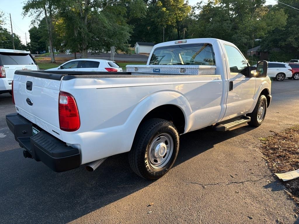 Ford Super Duty F-250 SRW 2WD Reg Cab 137" XLT 2016