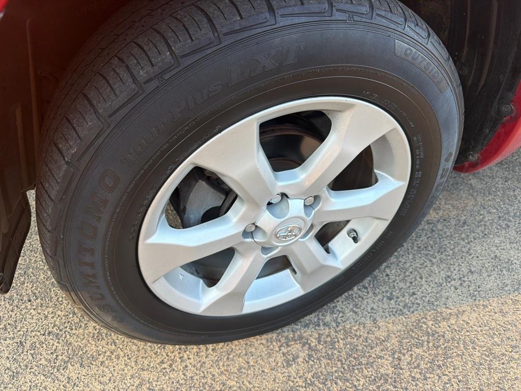 Toyota RAV4 4WD 4dr I4 Limited (Natl) 2012