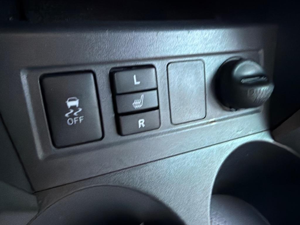 Toyota RAV4 4WD 4dr I4 Limited (Natl) 2012