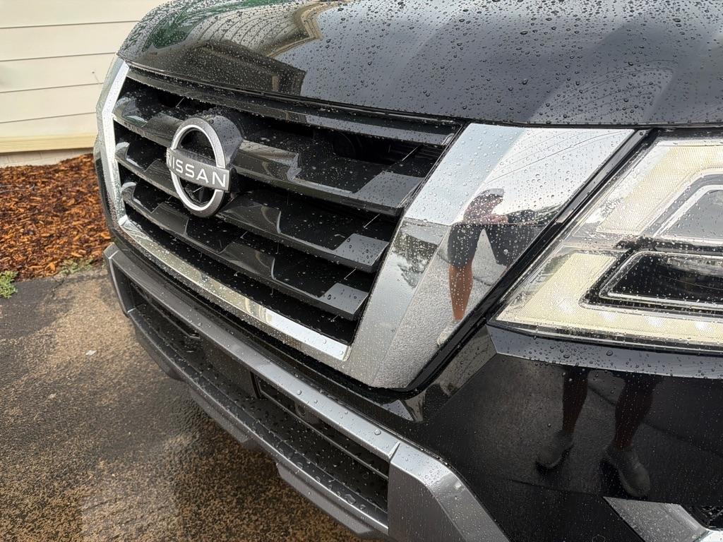 Nissan Armada 4x2 SV 2021