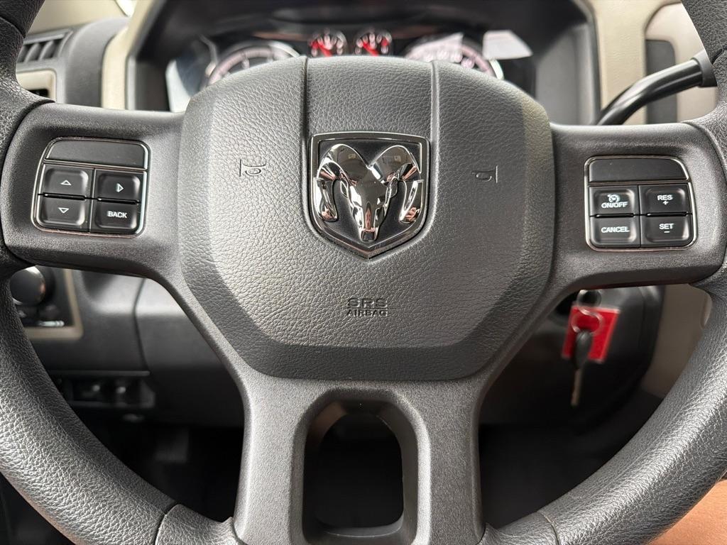 RAM 1500 4WD Quad Cab 140.5" Tradesman 2012