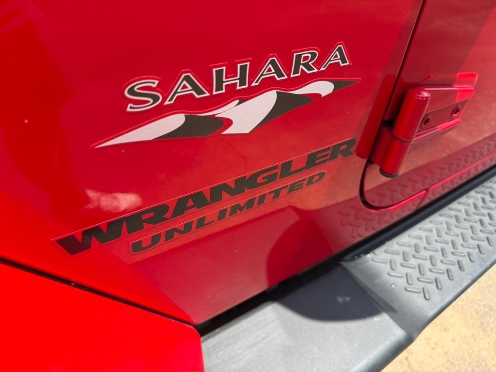 Jeep Wrangler Unlimited 4WD 4dr Sahara 2016