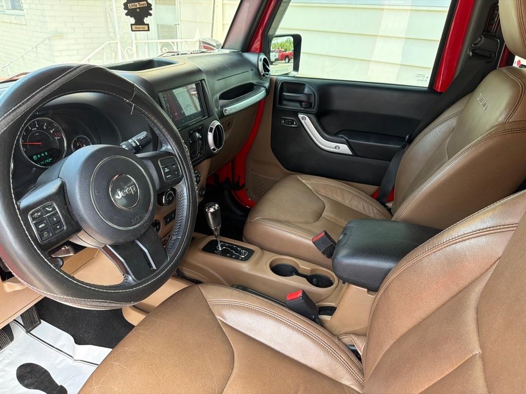 Jeep Wrangler Unlimited 4WD 4dr Sahara 2016