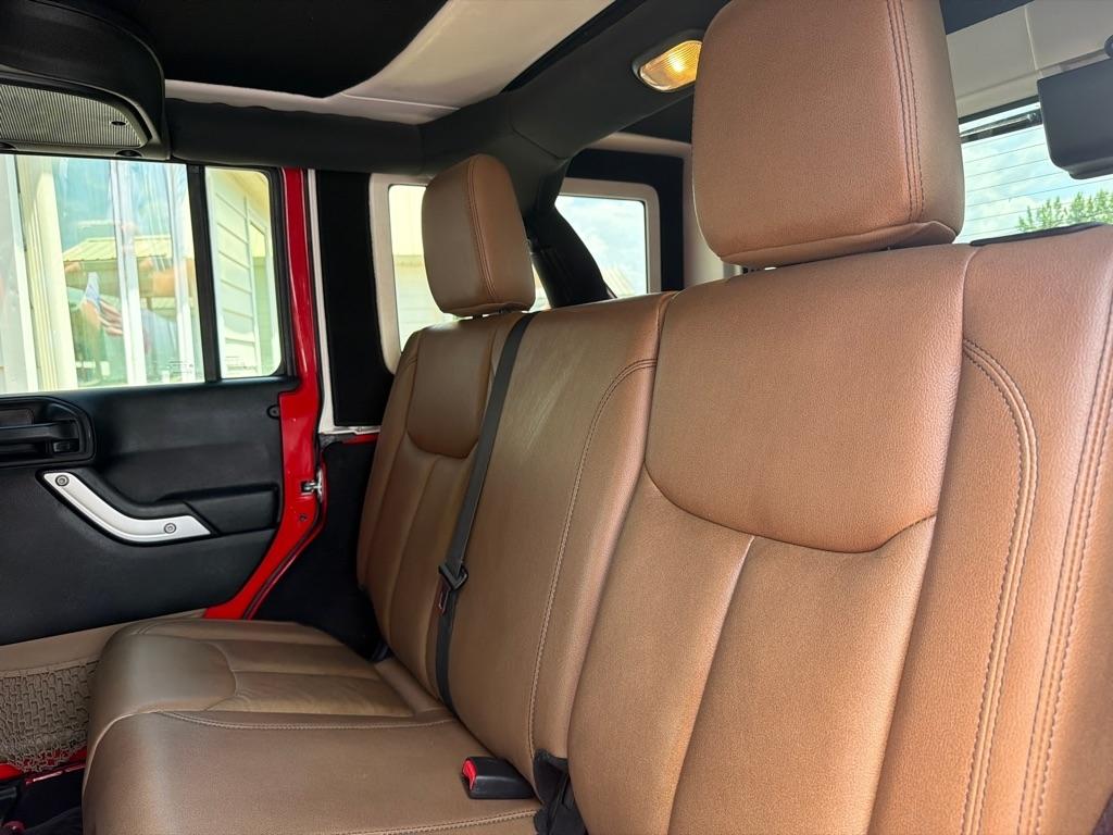 Jeep Wrangler Unlimited 4WD 4dr Sahara 2016