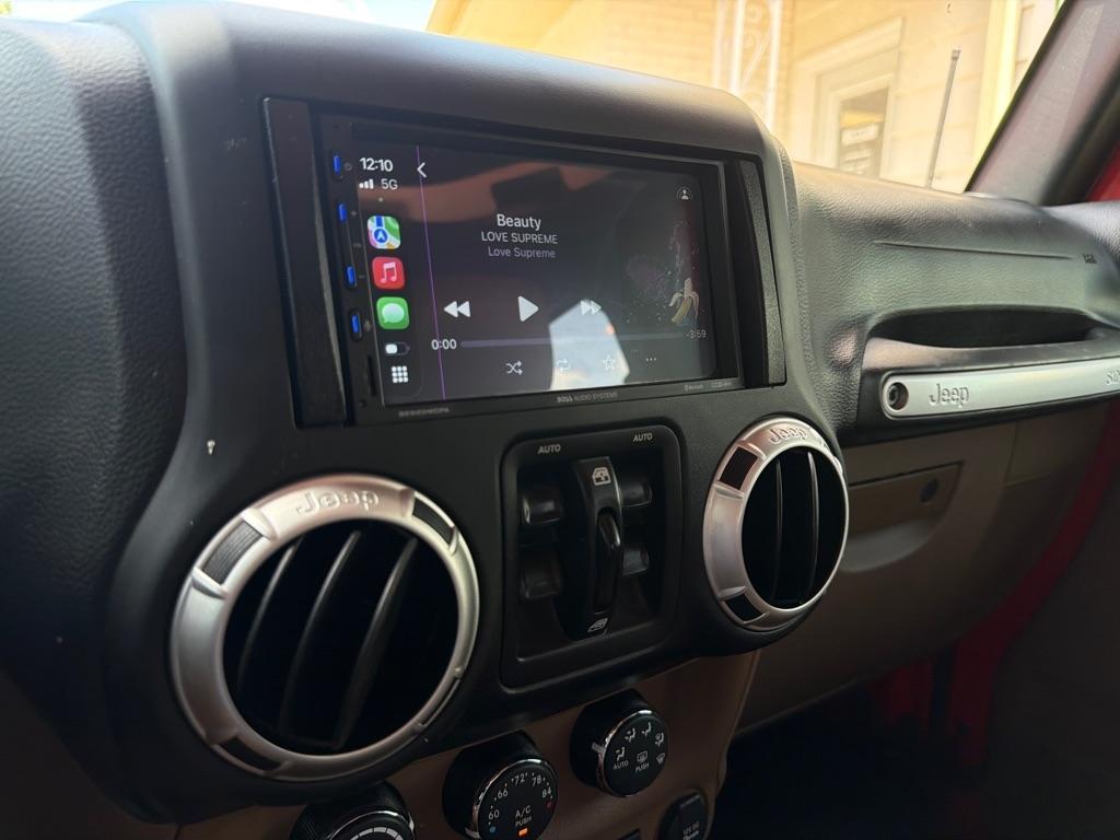Jeep Wrangler Unlimited 4WD 4dr Sahara 2016