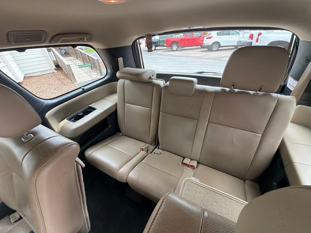 Toyota Sequoia Platinum RWD (Natl) 2018