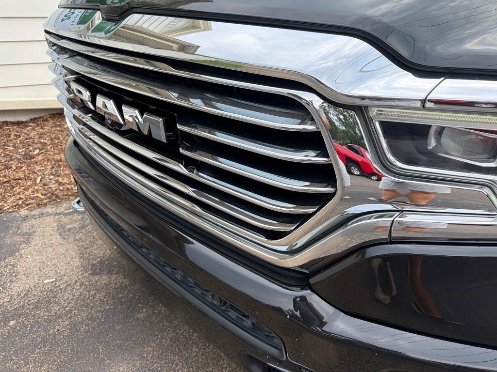 RAM 1500 Longhorn 4x4 Crew Cab 5'7" Box 2020