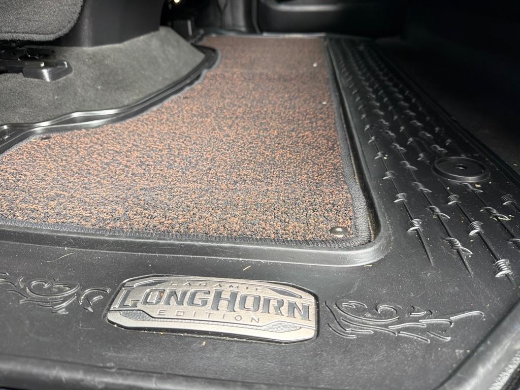 RAM 1500 Longhorn 4x4 Crew Cab 5'7" Box 2020